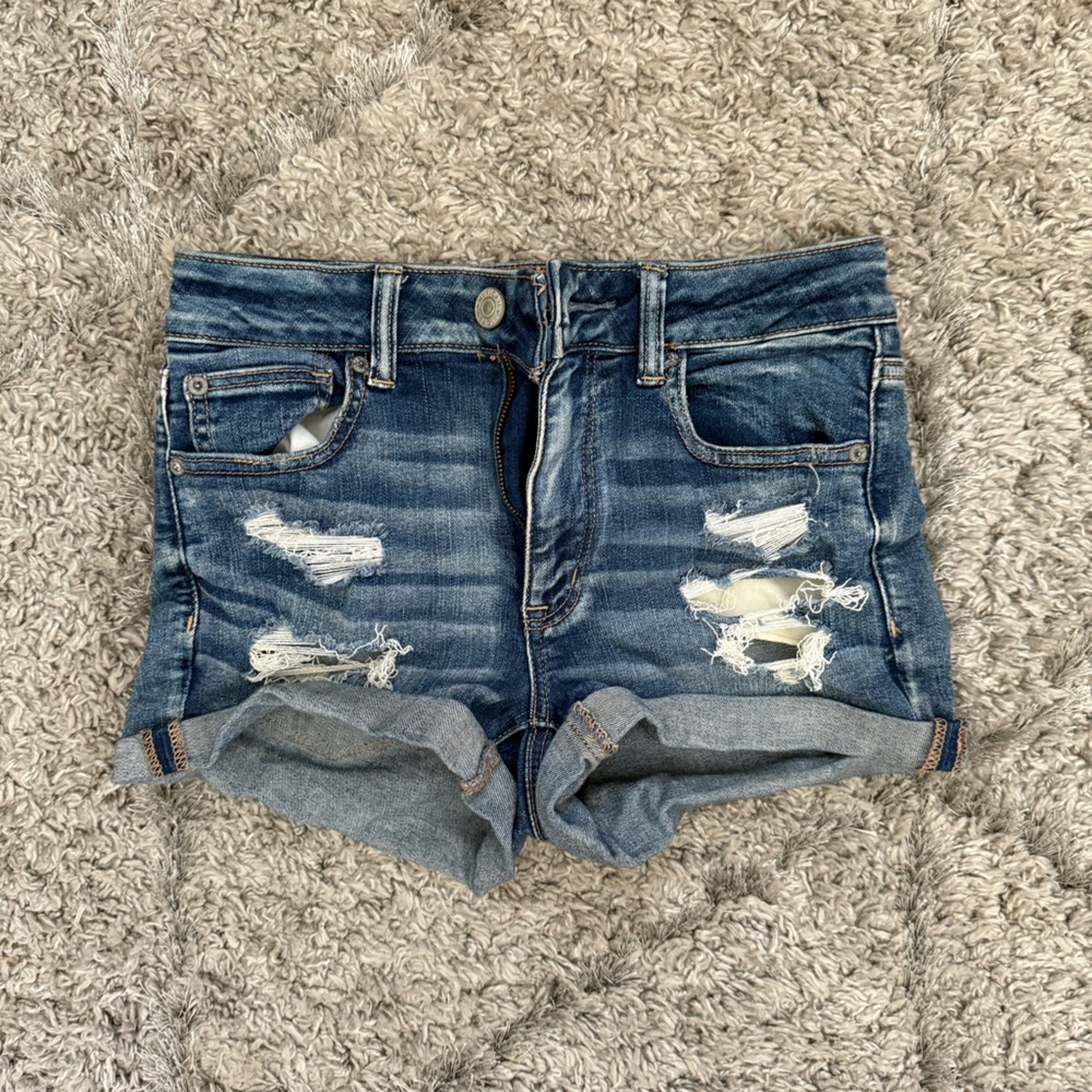 American Eagle women’s Jean short. Size Medium!
